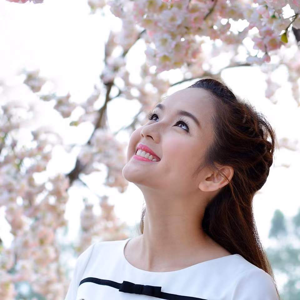 Bên cạnh đó, cô gái quê Tuyên Quang này còn thường xuyên tham gia các hoạt động sinh viên tình nguyện trong trường đại học. Cô cũng là thành viên của CLB Từ thiện thật - Hà Nội.