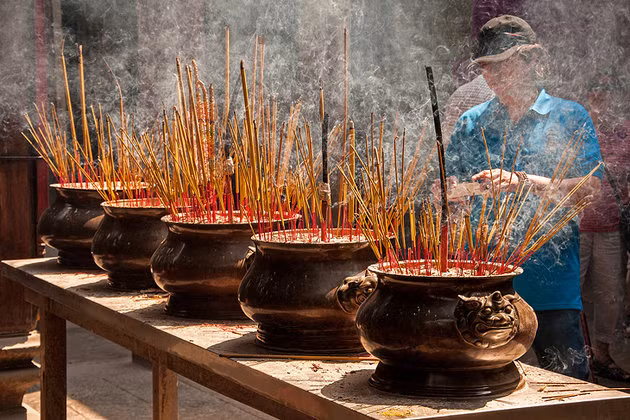 Đến nơi đây, du khách không chỉ được sống giữa không gian sinh hoạt thông thường của người Hoa mà còn được thưởng thức vẻ đẹp từ lối kiến trúc đền chùa hàng trăm năm nay của người Hoa. Ảnh:@gina_greve