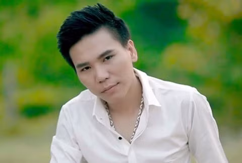 Ca sĩ Châu Việt Cường.