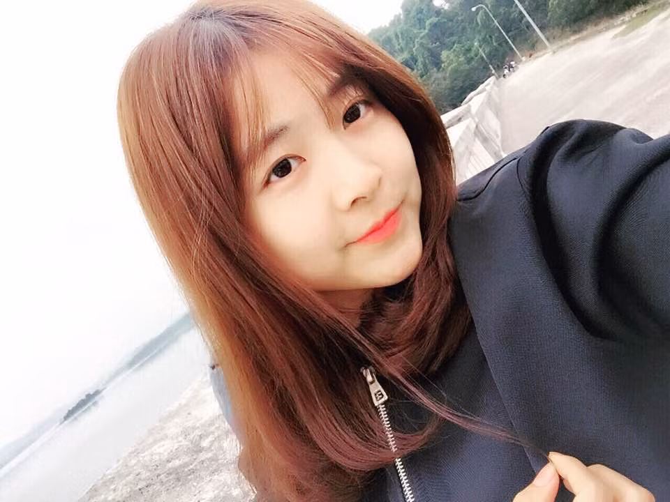 Không chỉ hâm mộ lứa cầu thủ Xuân Trường, Công Phượng, Tuấn Anh, Nhật Lệ còn là một fan thứ thiệt của CLB thành London là Arsenal.