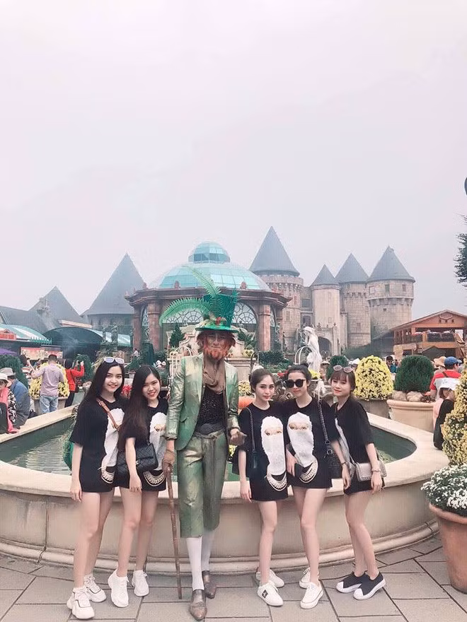 Thay vì việc ôm nhau khóc lóc, ôn nghèo, kể khổ, hành hạ bản thân vì nổi khổ bị người yêu phản bội, thì 5 cô nàng xinh đẹp này chọn cách đi du lịch và tận hưởng cuộc sống độc thân.