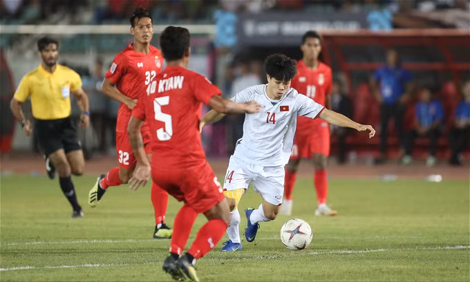Sau 2 lượt trận đầu toàn thắng, đội tuyển Việt Nam di chuyển sang Myanmar làm khách và tại đây những kỉ niệm ngọt ngào của AFF Cup 2016 lại ùa về.