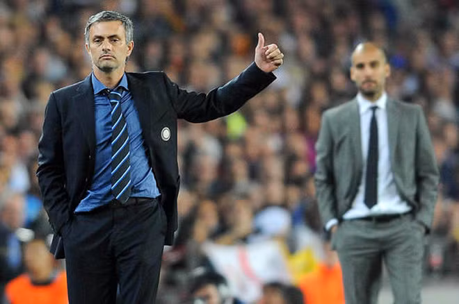 Pep Guardiola gần như chắc chắn sẽ rời Bayern vào cuối mùa này. Để thay thế Pep, Mourinho chính là người có bản CV ấn tượng nhất.