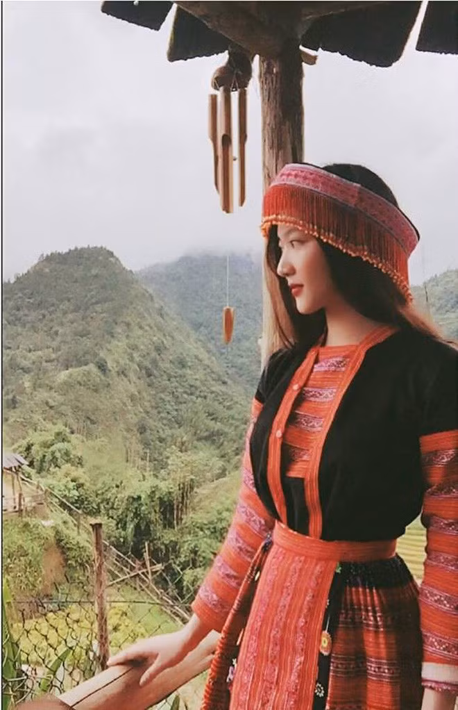 Thổ lộ về tương lai, Hiếu Huyền cho biết luôn mong muốn sẽ trở thành một biên tập viên giỏi trong tương lai.
