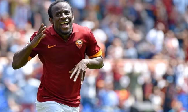 Seydou Doumbia từng là một chân sút cừ khôi khi còn thi đấu trong màu áo của CSKA Moscow với 81 bàn thắng trong 96 trận. Chứng kiến những gì mà cầu thủ người Bờ Biển Ngà này đã thể hiện, AS Roma đã phải trải thảm đỏ để rước anh về với cái giá 14/,4 triệu bảng. Nhưng sau đó, Doumbia trở thành bản hợp đồng thất bại của CLB thành Rome khi chỉ được ra sân 13 trận và ghi được 2 bàn.