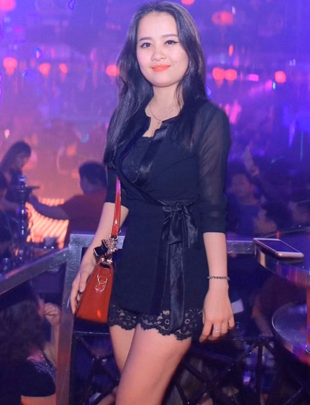 Mặc dù có vẻ ngoan hiền nhưng thực chất Sương rất lì lợm, mất nhiều thời gian đấu tranh, Sương mới thừa nhận hành vi phạm tội và khai ra các tình tiết quan trọng.