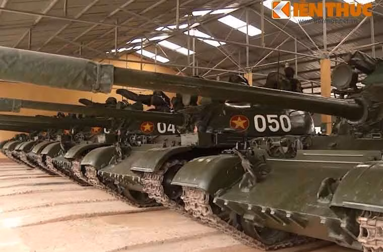 Mặc dù ra đời cách đây đến gần 70 năm, thế nhưng cho tới tận hôm nay dòng xe tăng T-54/55 vẫn được sử dụng phổ biến ở hàng chục quốc gia trên thế giới, trong đó có Việt Nam. Không chỉ sử dụng để huấn luyện, xe tăng T-54/55 hiện vẫn tham gia chiến đấu ở một số khu vực chiến sự như Syria, Yemen, Iraq.