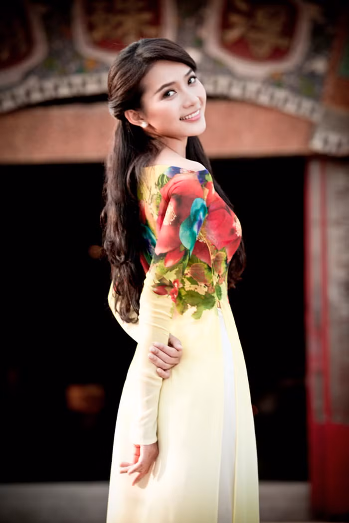 Phan Như Thảo. Có lẽ, Như thảo là một trong những mẹ bầu sao Việt bị phá nét nhiều nhất. Trước khi mang bầu, Phan Như Thảo là một cô hot girl có tiếng với nét đẹp dịu dàng, dễ lấy thiện cảm từ người đối diện. Vì thế, chẳng lạ khi cô gái trẻ được đại gia Đức An mấy đời vợ say đắm. Ảnh: Vietq.