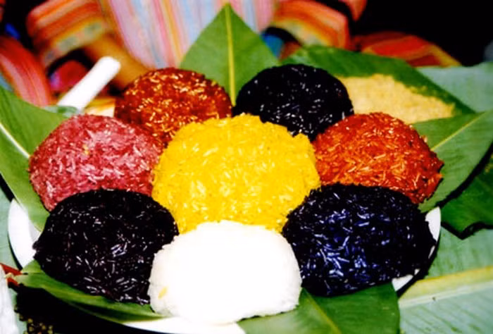 Xôi ngũ sắc.