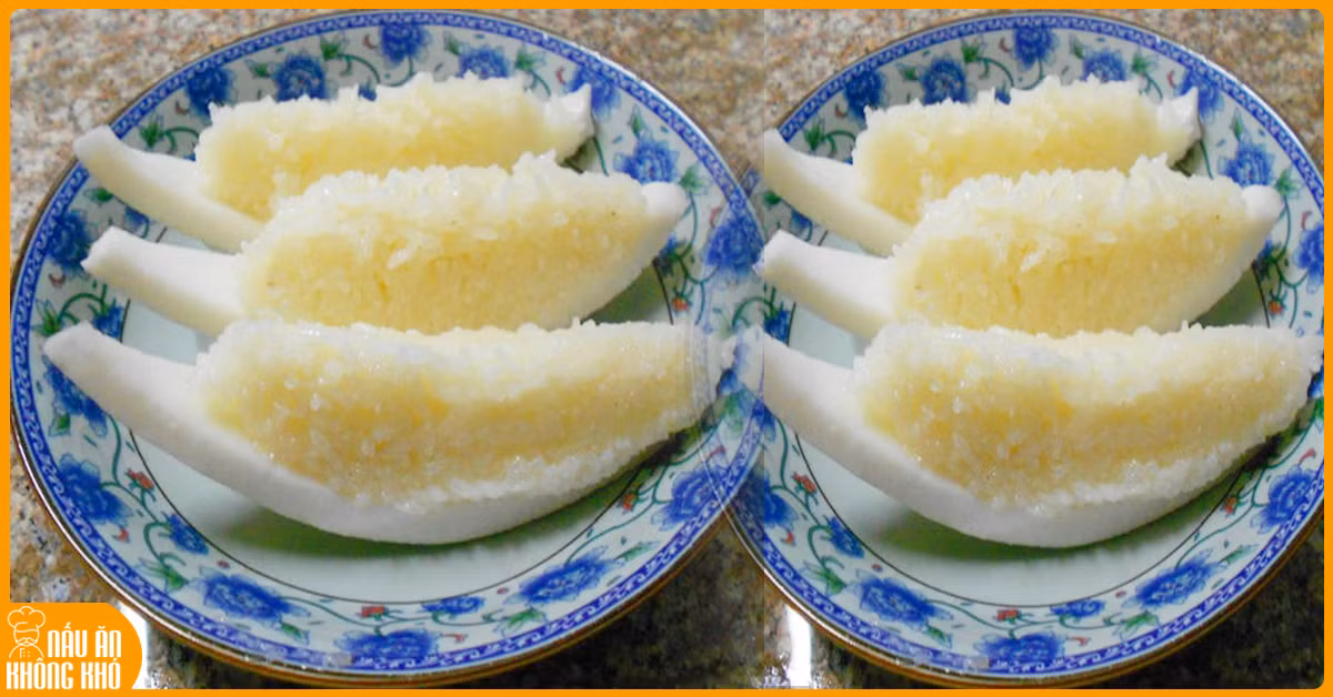 Dừa xiêm để nguyên trái dùng dao gọt bên trên để lấy nước ra ngoài, cho gạo đã vo sạch ở trên vào, rồi rót nước dừa vào săm sắp. Cuối cùng cho vào hấp chừng một tiếng đồng hồ là có món nấu trong trái dừa giản dị mà ngon vô cùng. Ảnh: nauankhongkho.com.
