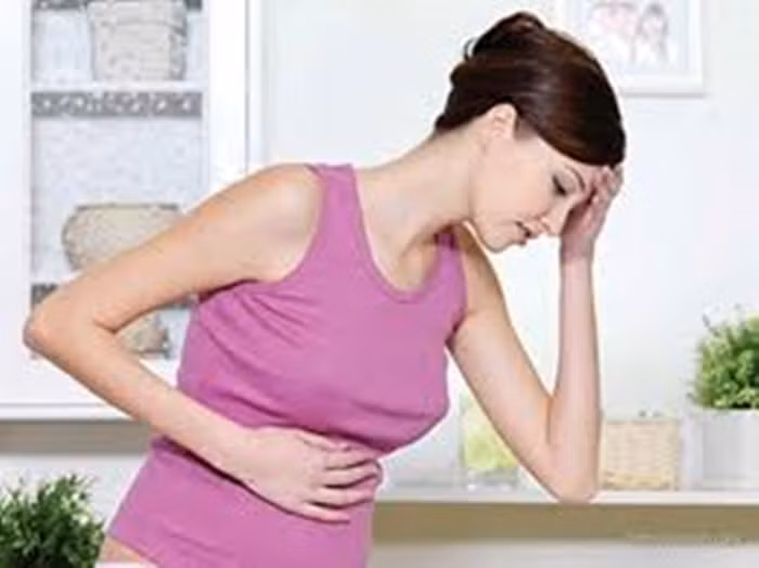 Chữa sa dạ con. Dùng tro của xơ mướp chia thành 14 gói bằng nhau và mỗi ngày uống 1 gói nhỏ cùng một chén rượu trắng. Ảnh: Healthplus.