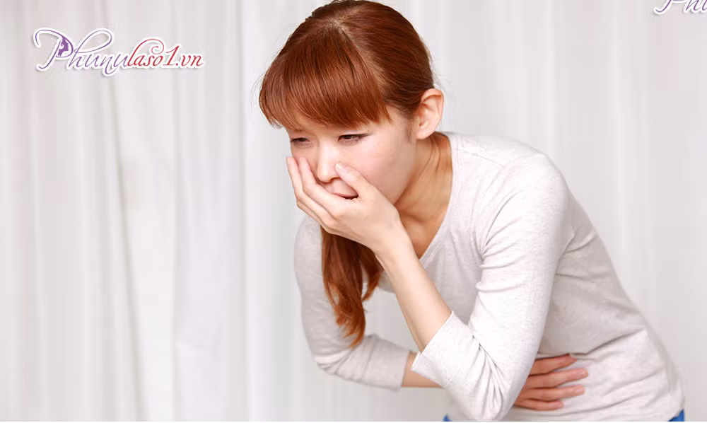 1. Chữa đau bụng thổ tả: Quả hồi 30g, vỏ dộp ổi 10g. Thuốc tán nhỏ mịn cho người bệnh uống mỗi lần 30g với 30ml nước sôi pha thêm 10ml rượu trắng, ngày uống 3 lần trước bữa ăn. Uống liền 3 ngày. Ảnh: phunulaso1.vn.