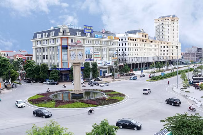 TP Bắc Ninh là tỉnh lỵ của tỉnh Bắc Ninh, nằm ở phía nam sông Cầu nổi tiếng. Thành phố hiện có 19 phường, không có xã, gồm: Đáp Cầu, Thị Cầu, Vũ Ninh, Suối Hoa, Ninh Xá, Tiền An, Vệ An, Vạn An, Kinh Bắc, Đại Phúc, Võ Cường, Vân Dương, Hạp Lĩnh, Phong Khê, Khúc Xuyên, Khắc Niệm, Hòa Long, Kim Chân và Nam Sơn. Ảnh: Cổng TTĐT TP Bắc Ninh.