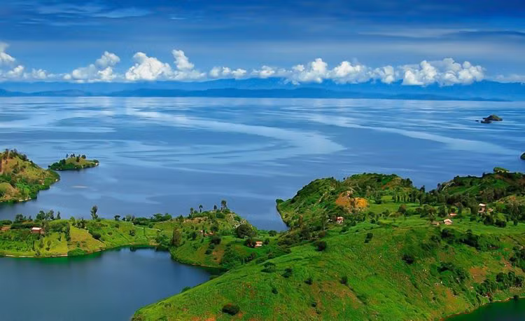 Hồ Kivu có độ sâu trung bình là 220m. Nơi sâu nhất của hồ lên đến 475m.
