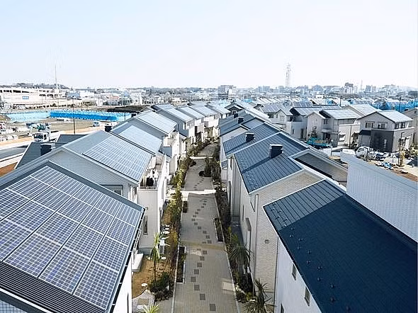 Fujisawa SST còn thực hiện một kế hoạch đề phòng thảm họa động đất gồm tích trữ năng lượng trong các pin dự phòng, dự trữ lương thực dùng cho trường hợp khẩn cấp, các lều trú ẩn tạm thời và các thiết bị sơ cứu tại Trung tâm cộng đồng.