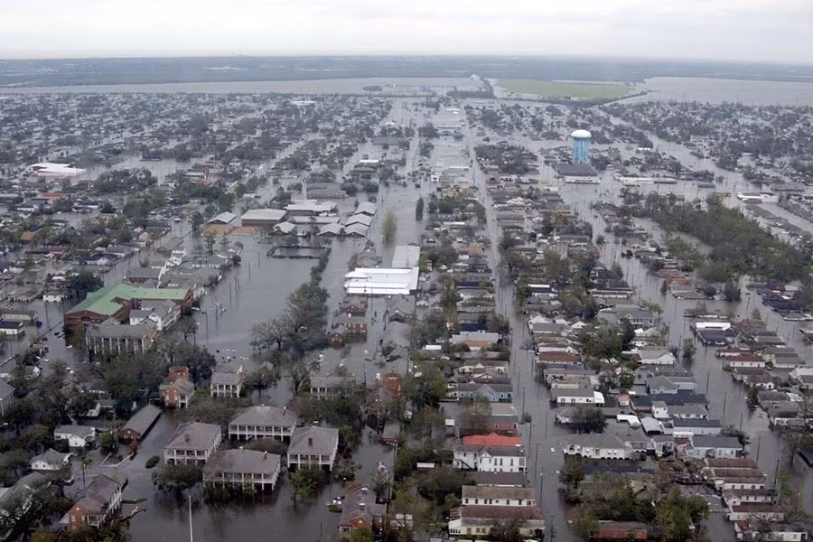 Khi cơn bão Katrina tràn vào New Orleans, nước Mỹ vào tháng 8/2005, nó đã tàn phá nhiều nhà cửa nhưng không ai dự đoán được con đê bảo vệ thành phố trong thế kỷ 20 sẽ vỡ.