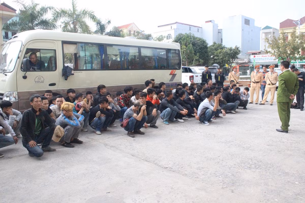 76 đối tượng đã tụ tập với ý định gây án tại TP Móng Cái. Ảnh Mongcai.gov.vn.