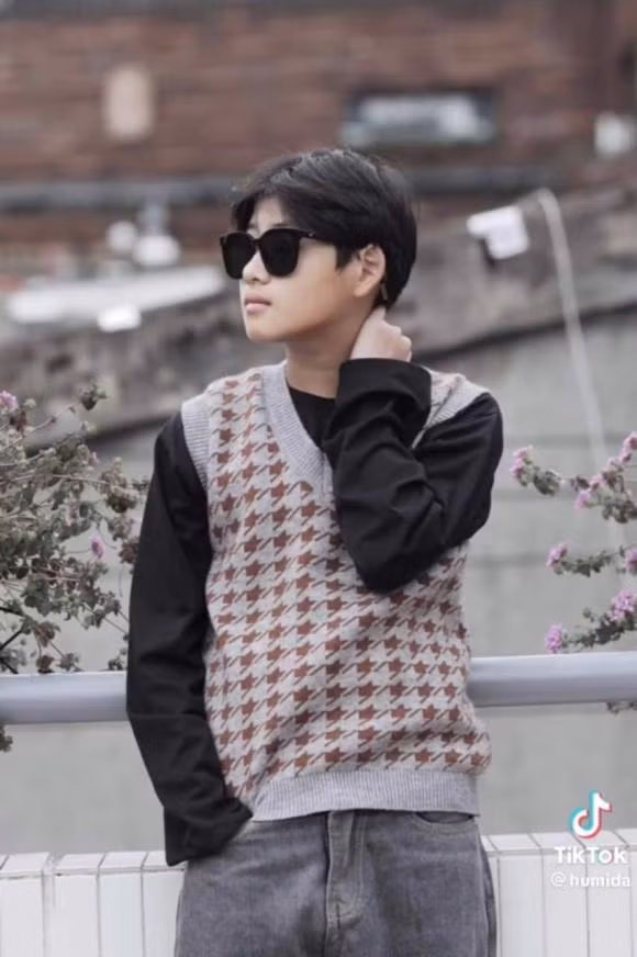 Con trai Lam Vy Da duoc ba cho len song