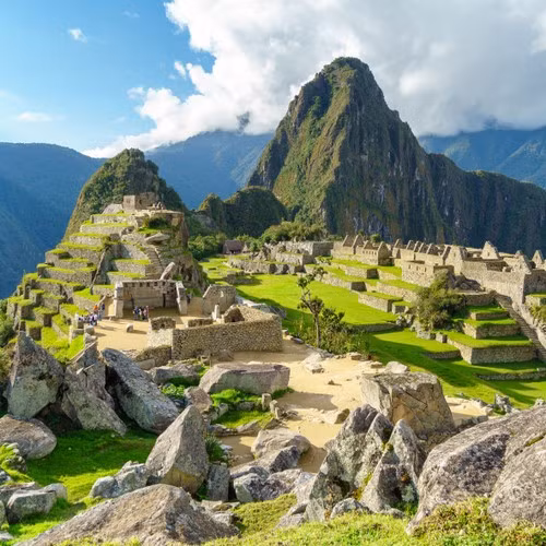 Kể từ đó, giới khảo cổ Peru và quốc tế đã thực hiện nhiều nghiên cứu về thành phố cổ Machu Picchu. Theo đó, họ phát hiện một bí mật lớn đó là dù tọa lạc trên sườn núi cao và hứng chịu nhiều trận động đất mạnh nhưng Machu Picchu của người Inca không bị phá hủy.