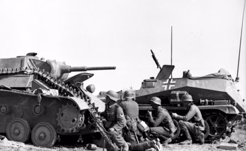 Phải tới Hội nghị Yalta được tổ chức ở Liên Xô vào tháng 2/1945, theo đề nghị của Mỹ và Anh, chính quyền Moscow mới chấp thuận tham gia cuộc chiến chống lại Nhật Bản. Theo đó, ''Hiệp ước trung lập'' bị phá vỡ.