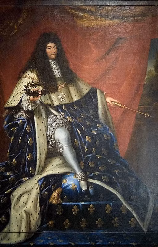 Trong thời gian đầu, do Vua Louis XIV còn nhỏ tuổi nên thái hậu Anne, hồng y giáo chủ kiêm tể tướng gốc Ý Julio Manzarini và các đại thần giúp xử lý chuyện triều chính. Năm 1661, ông hoàng nước Pháp này nắm toàn bộ quyền lực và đích thân trị vì đất nước mà không cần sự giúp đỡ của người khác.