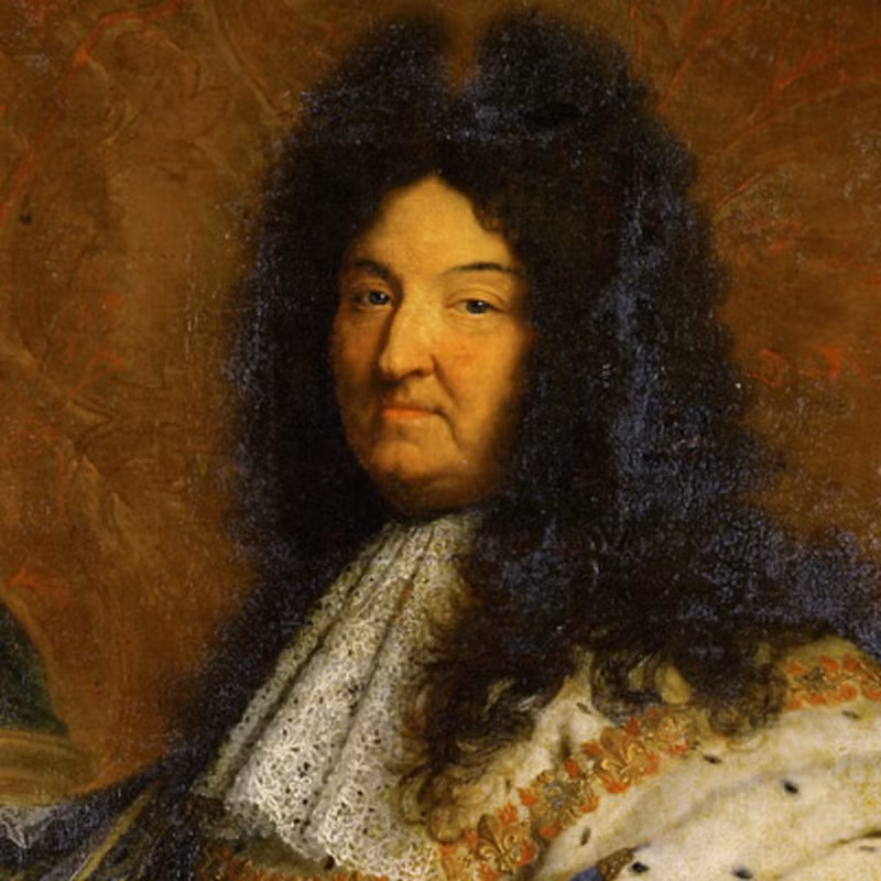 Một trong những dấu ấn để đời của "Vua Mặt trời" là cho xây dựng cung điện Versailles nổi tiếng thế giới. Đến nay, Versailles vẫn là một trong những cung điện hoàng gia tráng lệ nhất ở châu Âu cũng như trên thế giới.