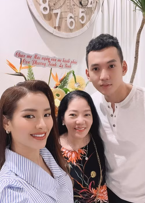 Phuong Trinh Jolie khoe anh than thiet ben me chong sau dam cuoi bac ty