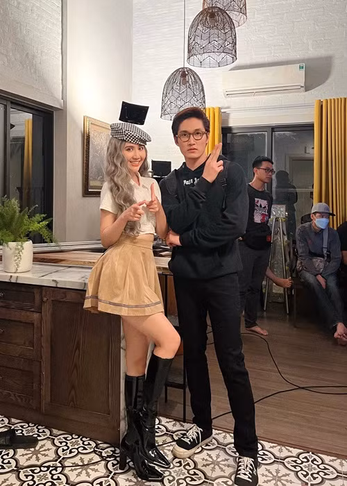 Đình Tú chia sẻ ảnh hậu trường "Thương ngày nắng về" 2.