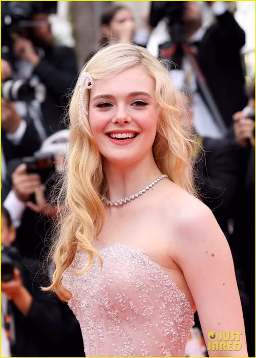 Năm 2019, ở tuổi 21, Elle Fanning trở thành giám khảo trẻ nhất trong lịch sử Cannes Ảnh: Just Jared