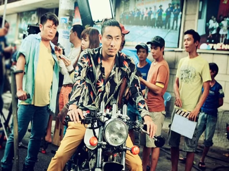 Từ năm 2015-2016, Kiều Minh Tuấn xuất hiện trong loạt phim điện ảnh: “Nắng”, “Lộc phát”, “Cho em gần anh thêm chút nữa”, “Sơn đẹp trai”. Ảnh: Gia đình Việt Nam