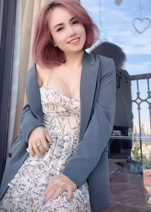 Nữ diễn viên hé lộ chồng cũ đã nhắn tin xin lỗi, nhận sai.