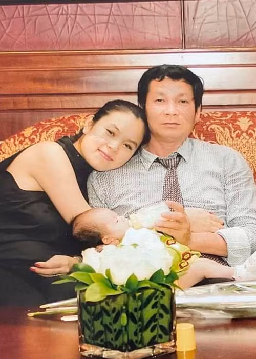 Loat anh Phuong Le tinh tu ben chong dai gia truoc khi ly hon