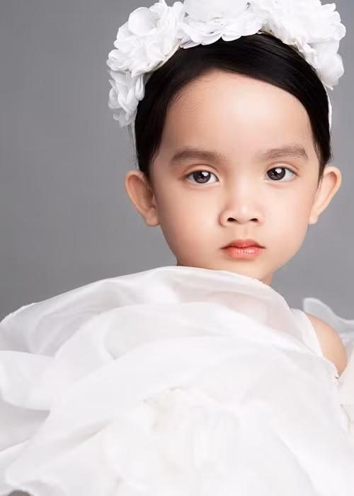 NTK từng nói anh thích được làm đẹp cho con nên không ngại việc mua hàng hiệu, túi hiệu cho các bé.