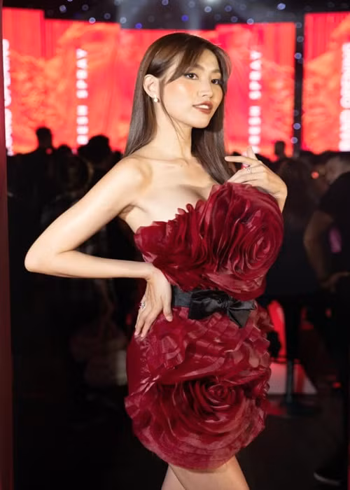 Quỳnh Châu từng tham gia diễn xuất trong phim điện ảnh “Bố già”, "Hoa hậu giang hồ", "Muôn kiểu làm dâu".