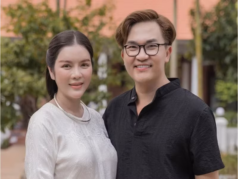 Đối mặt với tin đồn sắp cưới Lý Nhã Kỳ, Đại Nghĩa phủ nhận. Anh nói: “Nghĩa và Kỳ làm chung một chương trình, bữa đó hai đứa vô tình mặc chung bộ đồ như cô dâu chú rể, chụp chung với nhau và đăng vui vui là “Chấm dứt đời độc thân”. Ảnh: FBNV