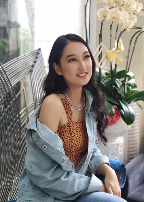 Thí sinh Miss World Vietnam 2022 ngày càng mặc trẻ trung, sành điệu. Ảnh: FBNV