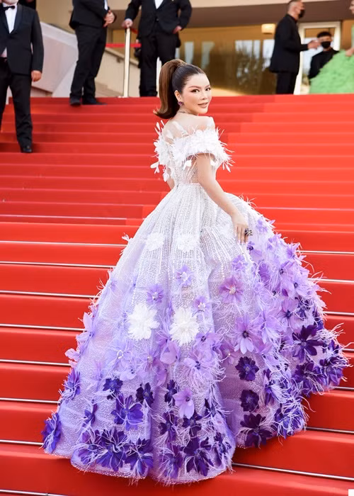 Lý Nhã Kỳ đẹp lộng lẫy trên thảm đỏ Cannes. Ảnh: FBNV