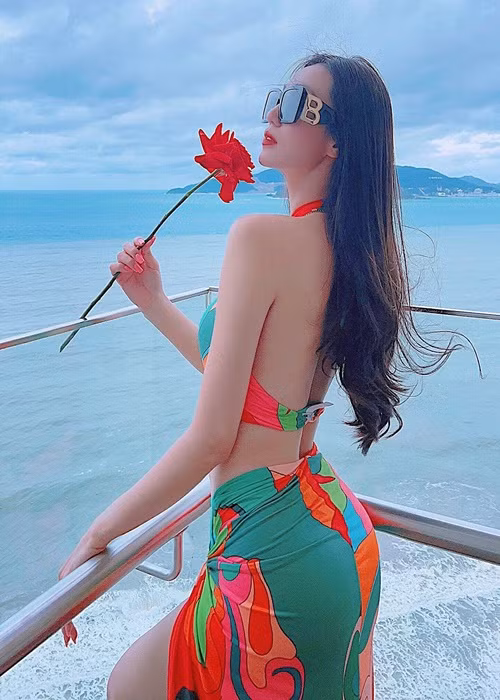 Số đo vòng 3 của Khánh My là 103cm. Nữ người mẫu đặt mục tiêu số đo vòng 3 lên đến 110cm.