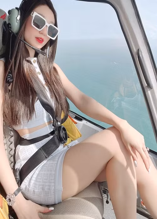 Nữ người mẫu sinh năm 1991 hiện tại có cuộc sống sang chảnh. Cô sở hữu xe hơi đắt tiền và căn hộ cao cấp, có những chuyến du lịch xa xỉ.