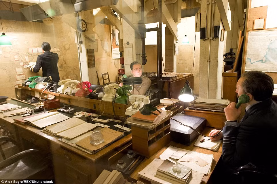 Phòng Nội các chiến tranh nằm sâu trong lòng đất tại London là nơi Thủ tướng Churchill điều hành Nội các của mình trong Chiến tranh thế giới 2.