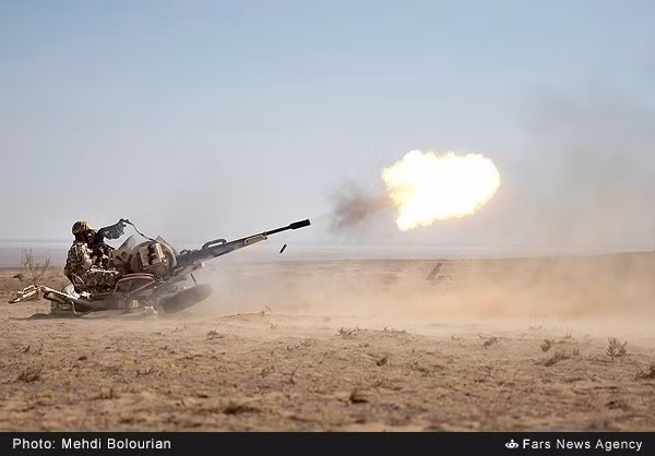 Trong ảnh, pháo phòng không ZU-23-2 của Quân đội Iran khai hỏa trong tập trận.