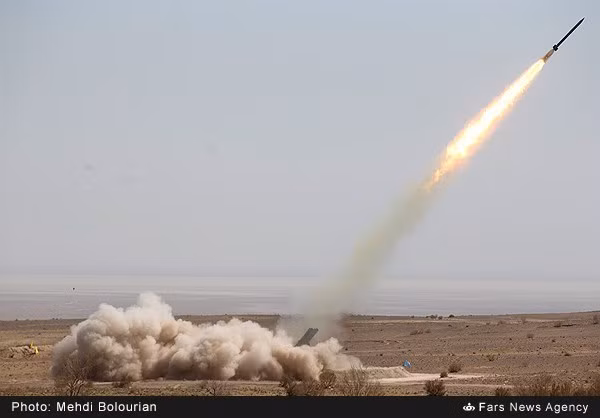 Theo nguồn tin Lục quân Iran, hai quả Nazeat-10 bắn thử vào ngày hôm qua là phiên bản nâng cấp được tăng tầm, độ chính xác và sức hủy diệt.