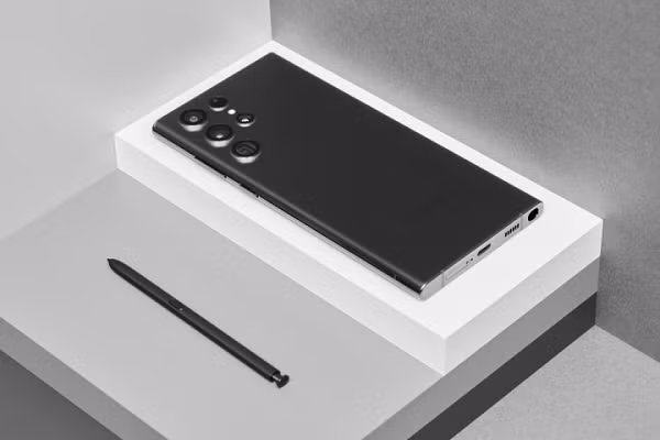 Bộ đôi Galaxy S22 và Galaxy S22+ đều sẽ có các màu Đen Phantom, Trắng Phantom, Xanh Zeta và Hồng Blossom.