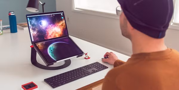 Bên cạnh đó, gã khổng lồ công nghệ Mỹ cũng sẽ phát triển một chiếc MacBook có thể gập toàn màn hình. DSCC cho biết công ty của ông đang xây dựng lộ trình sản phẩm cho dòng máy tính gập của Apple.