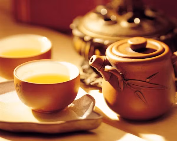 Nước này được dùng để pha trà ướp hương hoa hồng. Yêu cầu đặt ra là hoa tươi vừa được hái và được trộn với trà khô để đảm bảo khi pha thì trà vừa có hương thơm của hoa.