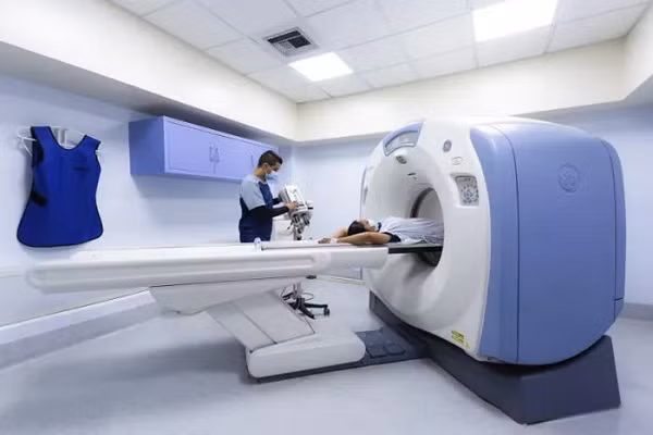 Những chiếc máy này không ra đời từ phòng thí nghiệm hoặc bệnh viện, mà là kết quả thành công mỹ mãn của chương trình không gian Mỹ. Theo NASA, ban đầu, các nhà khoa học của cơ quan này đã xử lý tín hiệu kỹ thuật số để cho ra những hình ảnh cải thiện bởi máy tính về mặt trăng trong nhiều sứ mạng Apollo.
