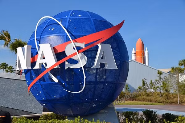 NASA hợp tác với hãng dược khổng lồ Amgen đã nghiên cứu về sự suy giảm mật độ xương khi đưa chuột thí nghiệm đến và đi khỏi trạm ISS trong 3 nhiệm vụ lắp ráp khác nhau.
