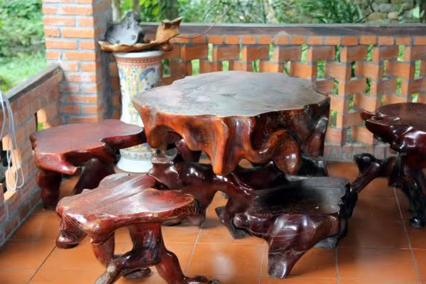 Trong khi đó, ông Nguyễn Văn Truyền, Hạt trưởng Hạt Kiểm lâm quận Liên Chiểu cho biết, kiểm lâm chỉ làm công việc bảo vệ rừng, còn việc xây dựng trái phép thì kiểm lâm không có chế tài để xử lý.