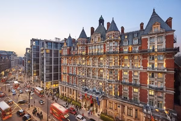 Vị trí ở trung tâm London và sự sang trong đã khiến Hyde Park trở thành lựa chọn phù hợp cho hoàng gia.