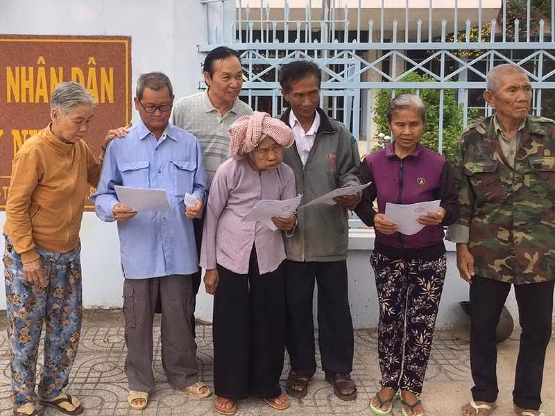 Hy huu: Quyet dinh dinh chi dieu tra 7 nguoi bi “quen” suot... gan 40 nam